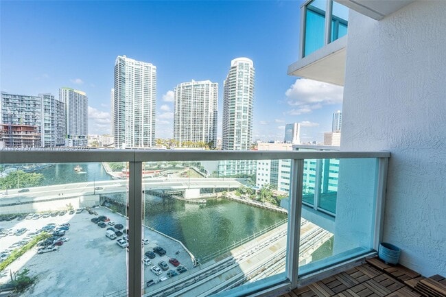 Photo - 31 SE 5th St Unit 1603