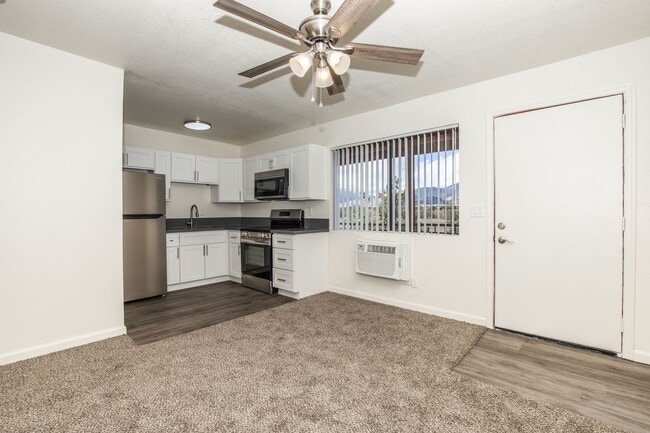 Photo - Garden Plaza Apartments