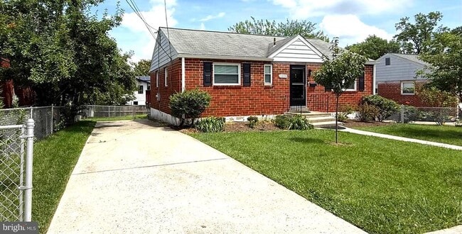 Photo - 11005 Amherst Ave