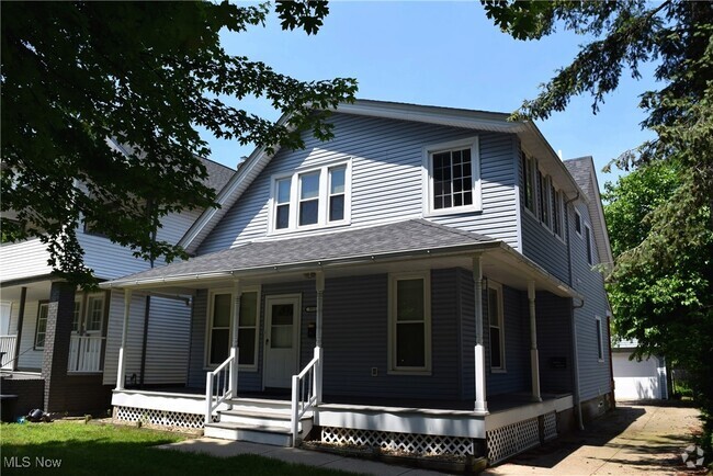 Building Photo - 9913 Foster Ave Rental