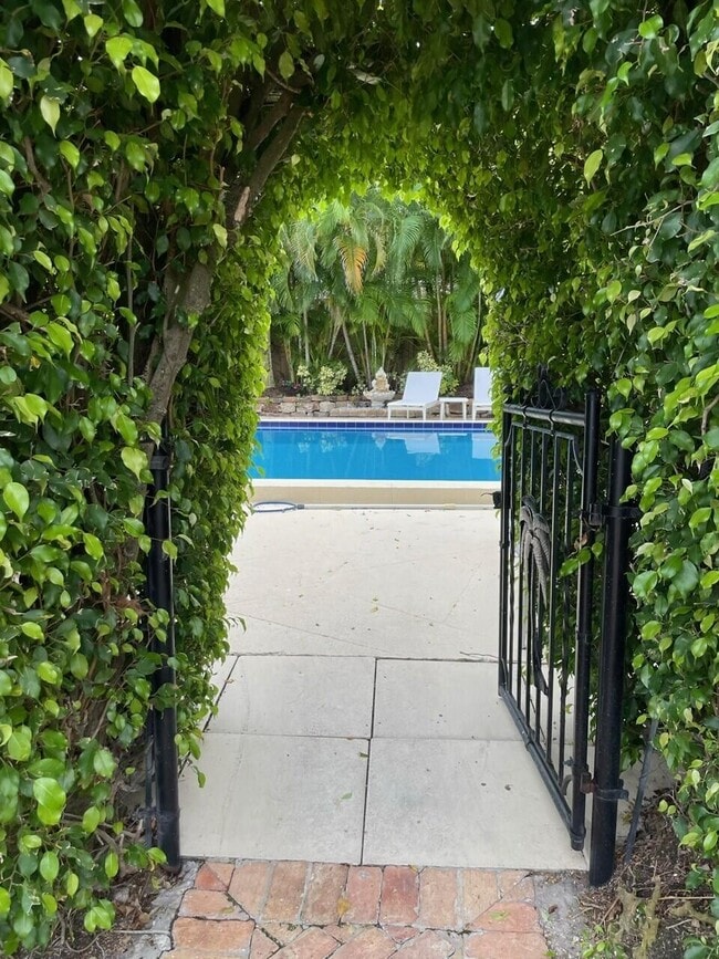 Photo - 1042 Del Harbour Dr