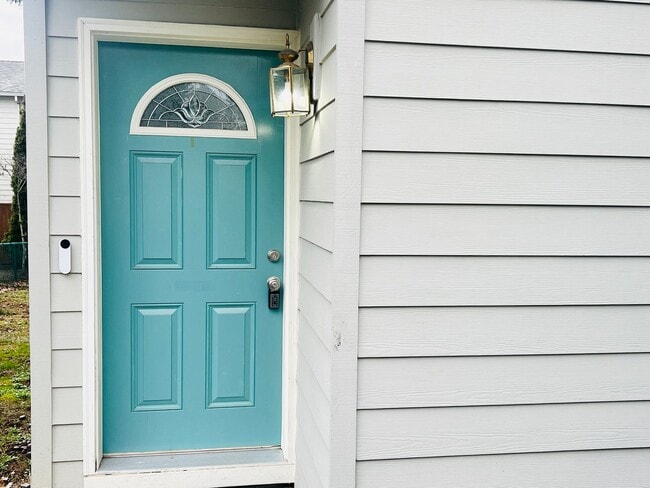 Photo - *Half off the second full month of rent!* Spacious Home Near Washington Square