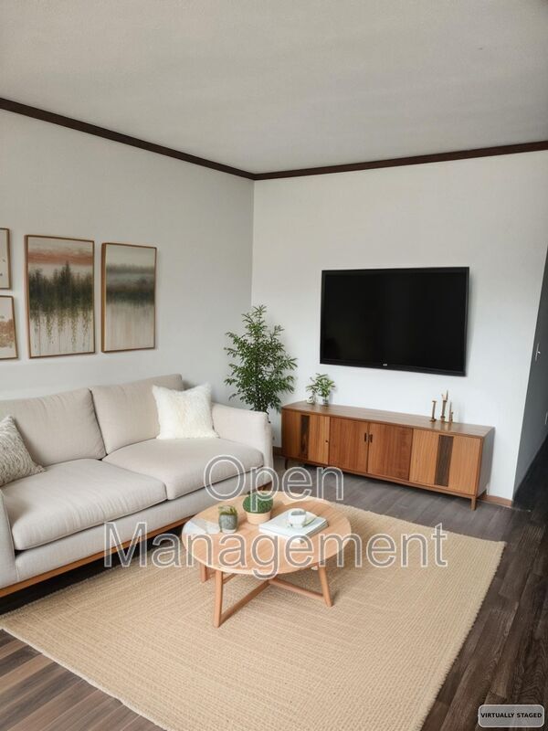 Photo - 511 E 1st St