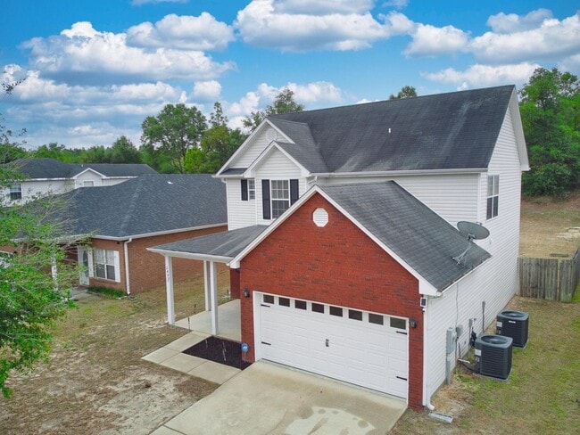 Photo - 3 Bedroom with a Fabulous Florida Room in ...