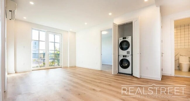 Photo - New Luxury Development in Prime Vinegar Hill Unit 3F