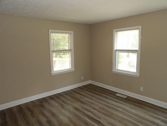 Photo - 139 Lawrence St