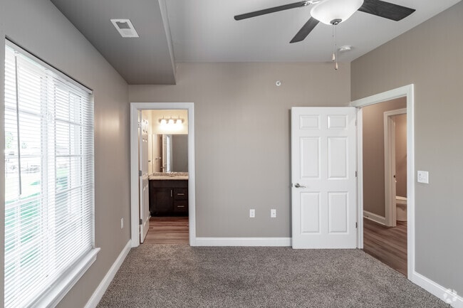 2BR, 2BA - 1029SF - Primary Bedroom - Fox Trace East