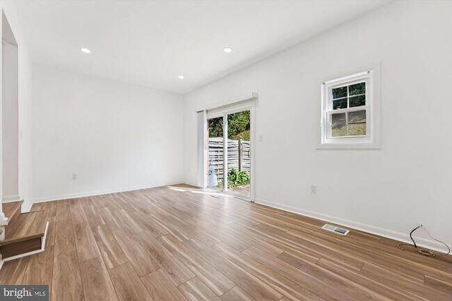 Photo - 39 Orchard Dr
