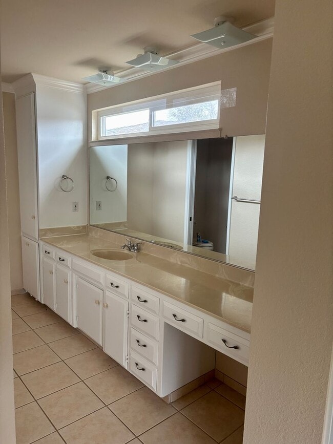 Photo - Honey-Stop The Car! This house has it all! 3/2 with Pool!!! Please read entire ad for viewings!
