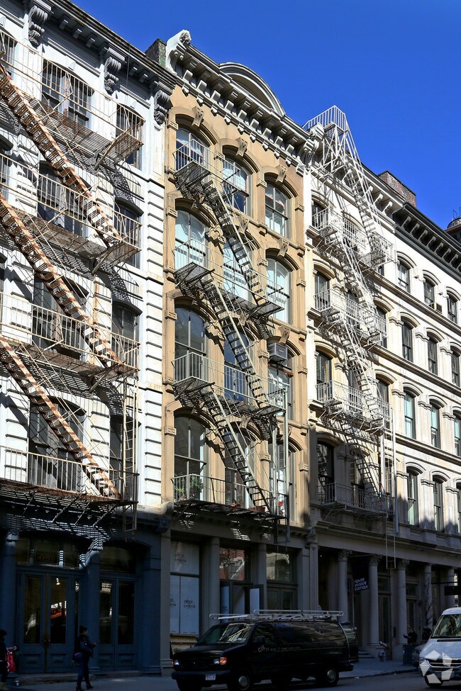 Primary Photo - 458 Broome St