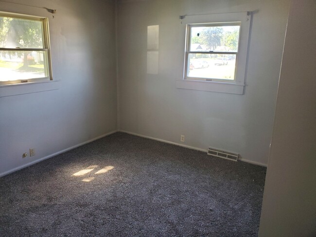 Photo - 2102 S Scott St
