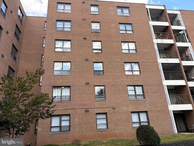 Building Photo - 6317 Park Heights Ave Unit 616 Rental