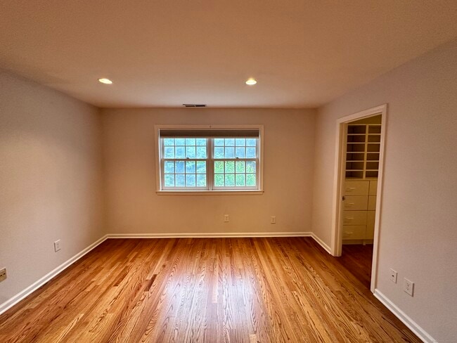 Photo - 11 Pond Ln Unit 11