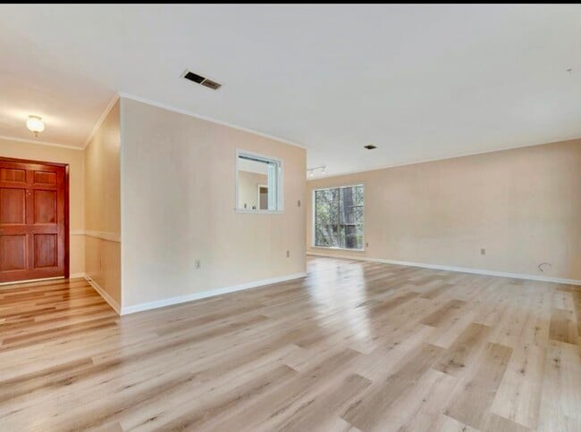 Photo - 1529 Shelton Dr