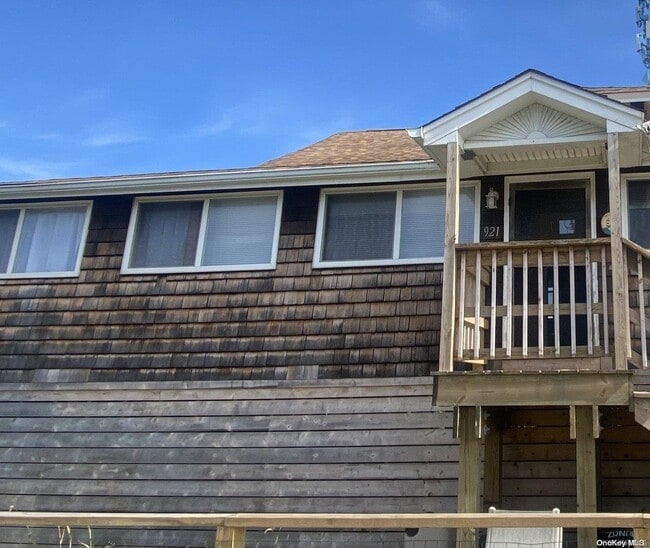 Building Photo - 921 Evergreen Walk Rental