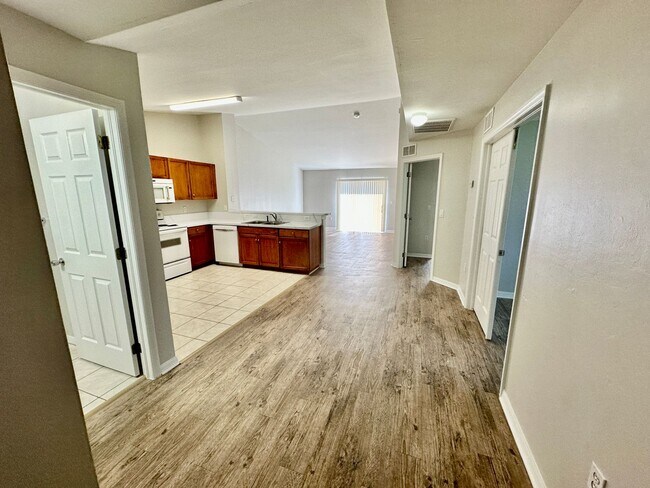 Photo - 2 Bedroom + Den, 2 Bath Duplex!
