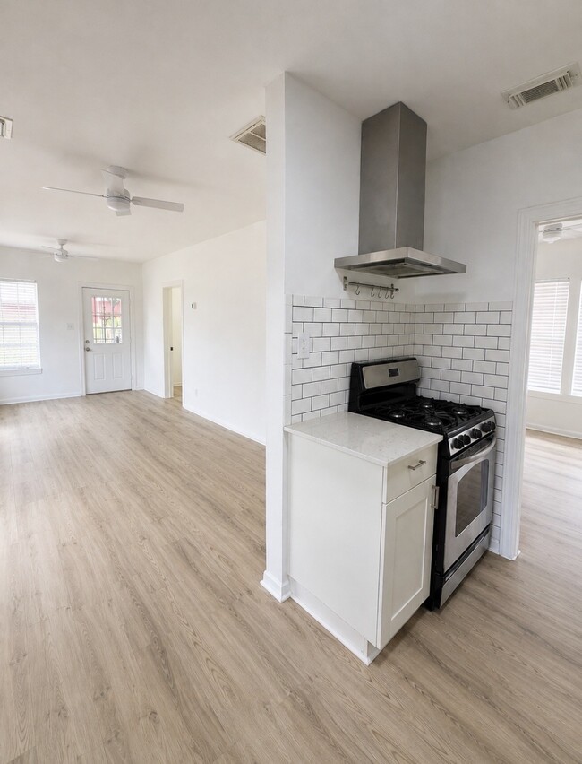 Photo - 3824 Woodleigh St