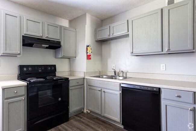 1BR, 1BA - 700SF - Kitchen