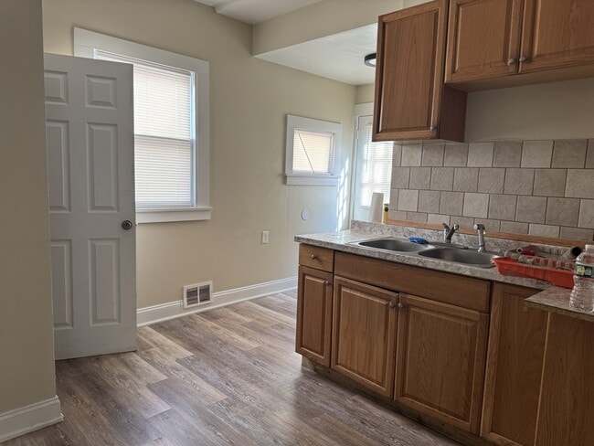 Photo - 72 Hollister St