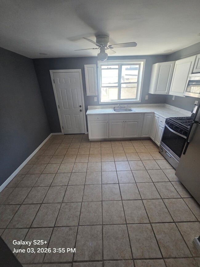 Photo - 944 Cantrell St