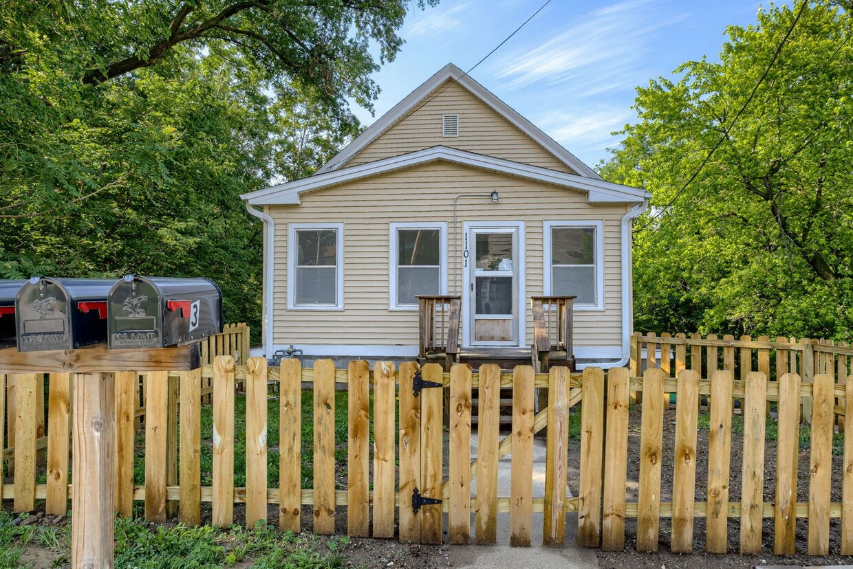 Photo - 1101 Bancroft St
