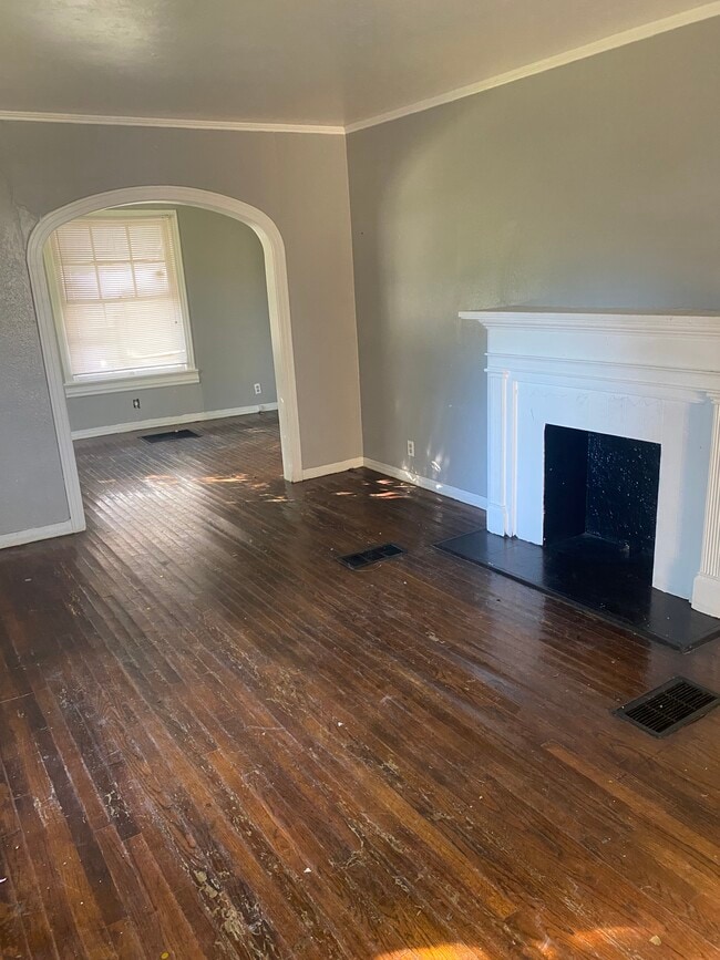 Photo - 152 E Wichita St