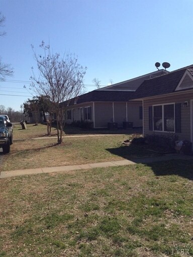Peaks Crossing Apartments - Peaks Crossing Apartments