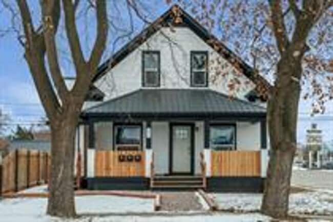 Building Photo - 255 1st Ave E N Unit 1