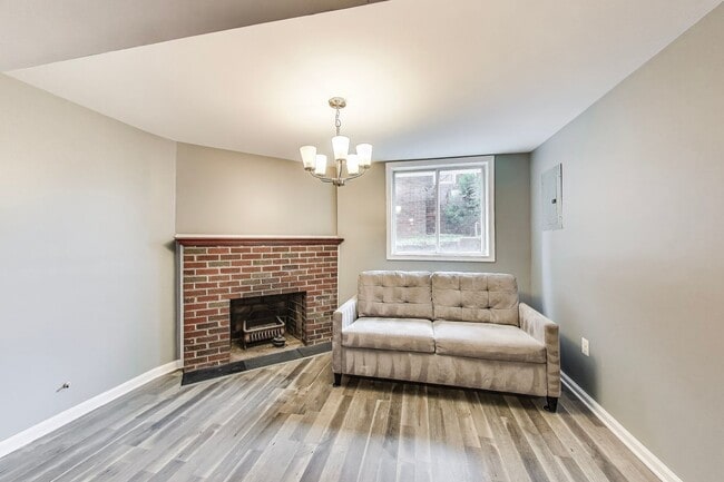 Photo - Van Buren St NW Unidad 2- Basement