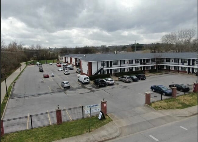 Building Photo - 775 W Sycamore St