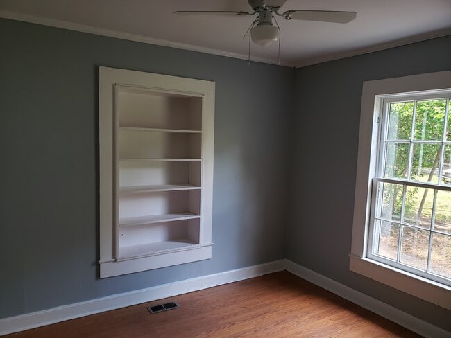 Building Photo - 309 West Dr Rental