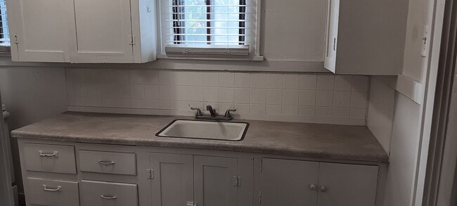 Photo - 723 W. Lewis Street