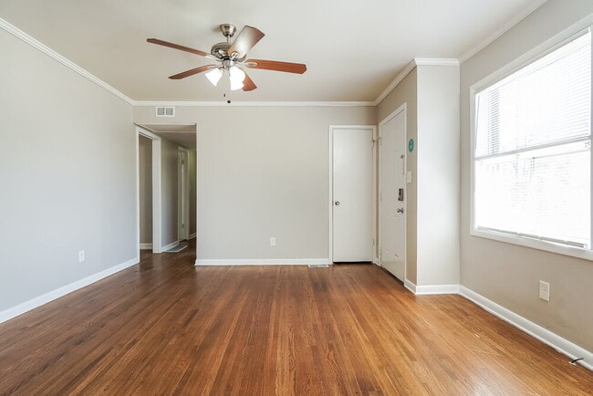 Photo - 224 Tanglewood Cir NE