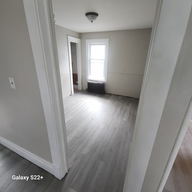 Photo - 724 Augustus Pl