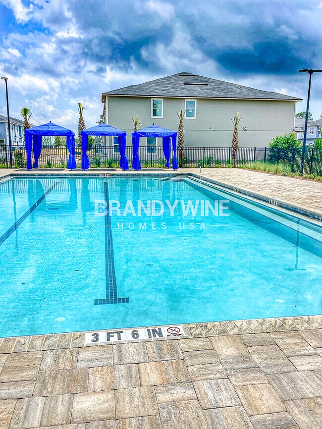 NEW LOWER RENTAL RATE LEASING SPECIAL Re... House Rental in