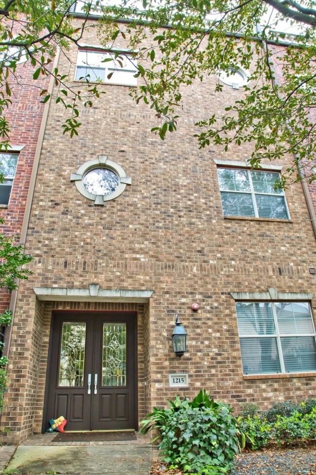 Building Photo - 1215 Rosedale St Rental