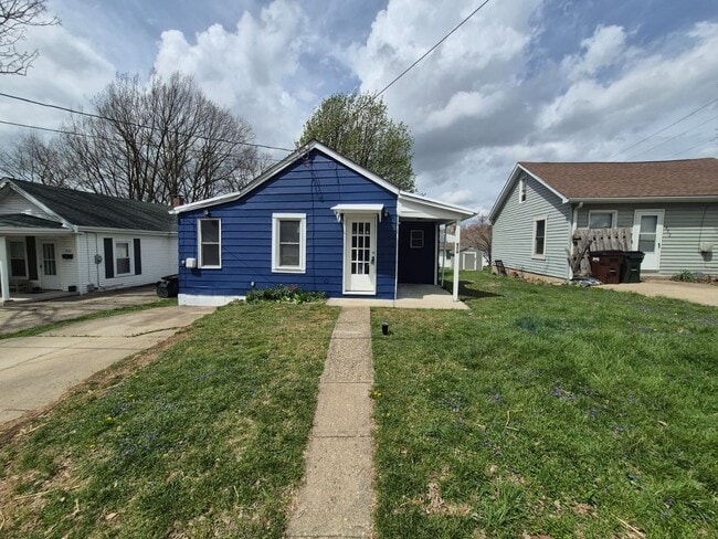 Building Photo - Fully Renovated 2-Bedroom in Elsmere – Off-Street Parking & Yard Space