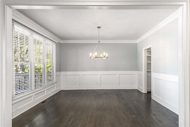 Photo - 207 Mellrich Ave NE