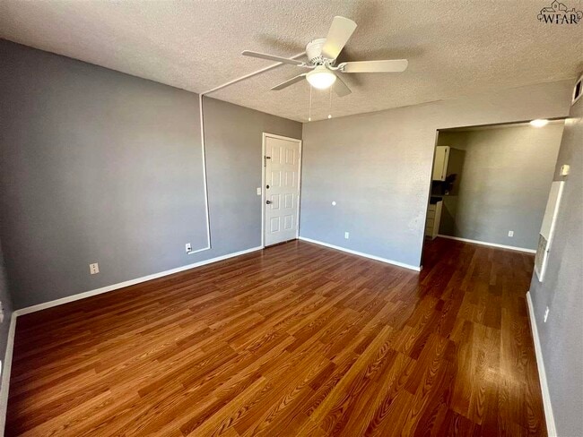 Photo - 1509 Trigg Ln