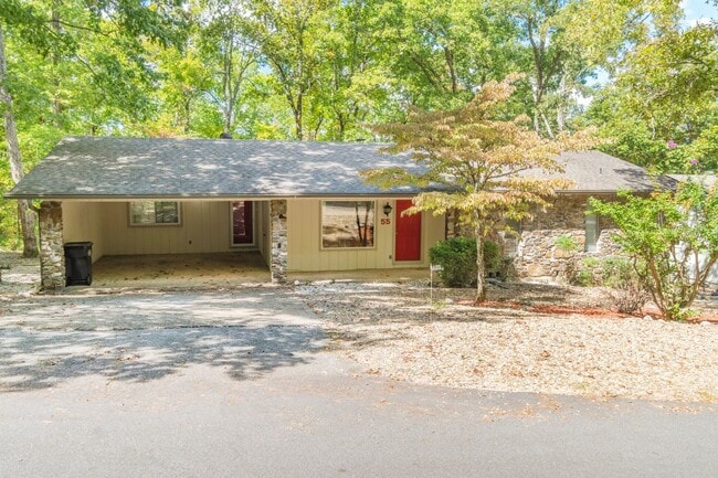 Building Photo - 2 Bedroom, 2 Bath Home on a wooded lot in ...