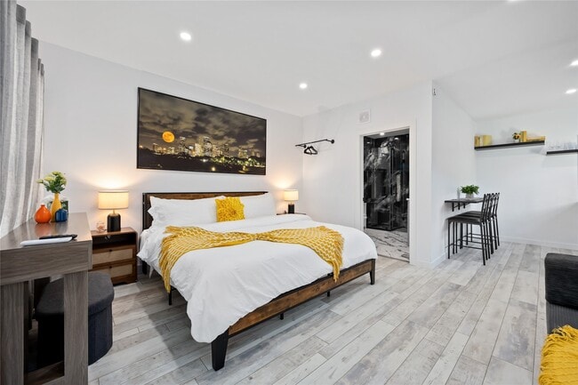 Photo - 4206 Clay St