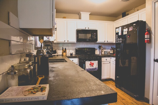 Photo - 1907 E 19th St