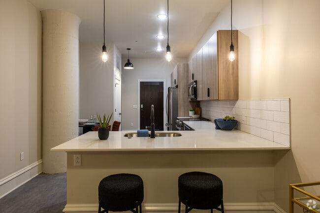 2BD, 2BA - 1,046SF - Kitchen