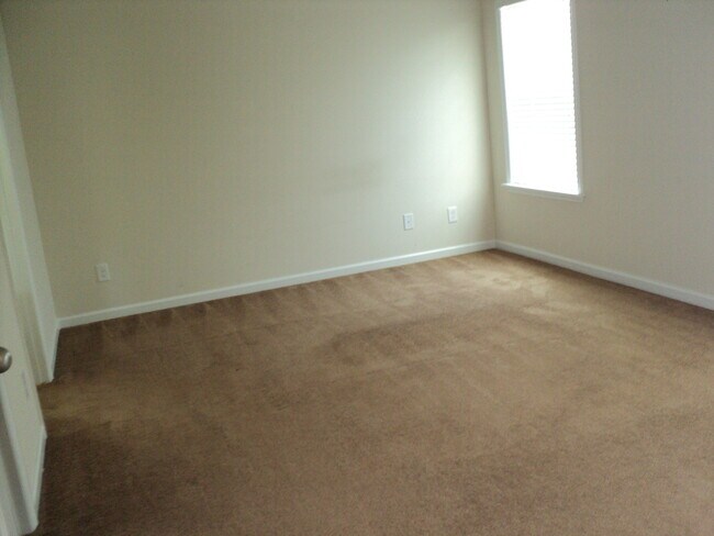 Photo - Great 3 Bedroom 2 Bath Located in the Rive...