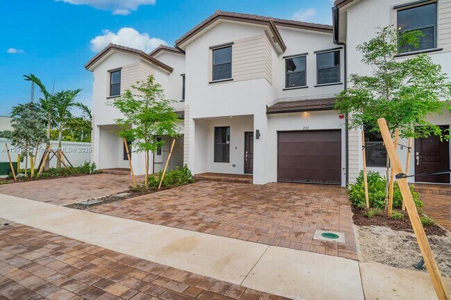 Photo - 207 SW 159th Ter