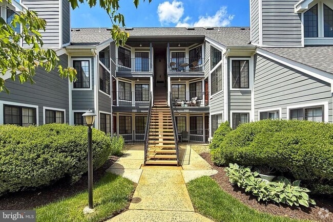 Building Photo - 7005 Birkenhead Pl Unit E Rental