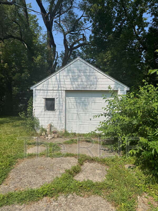 Photo - 18941 Elkhart St