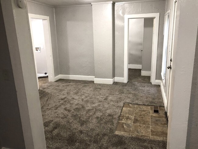 Photo - 2 Bed, 1 Bath, BONUS ROOM!!