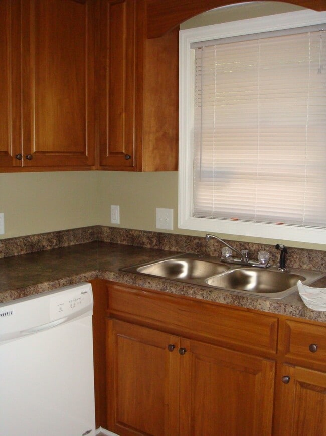 Photo - NICE TWO BEDROOM DUPLEX