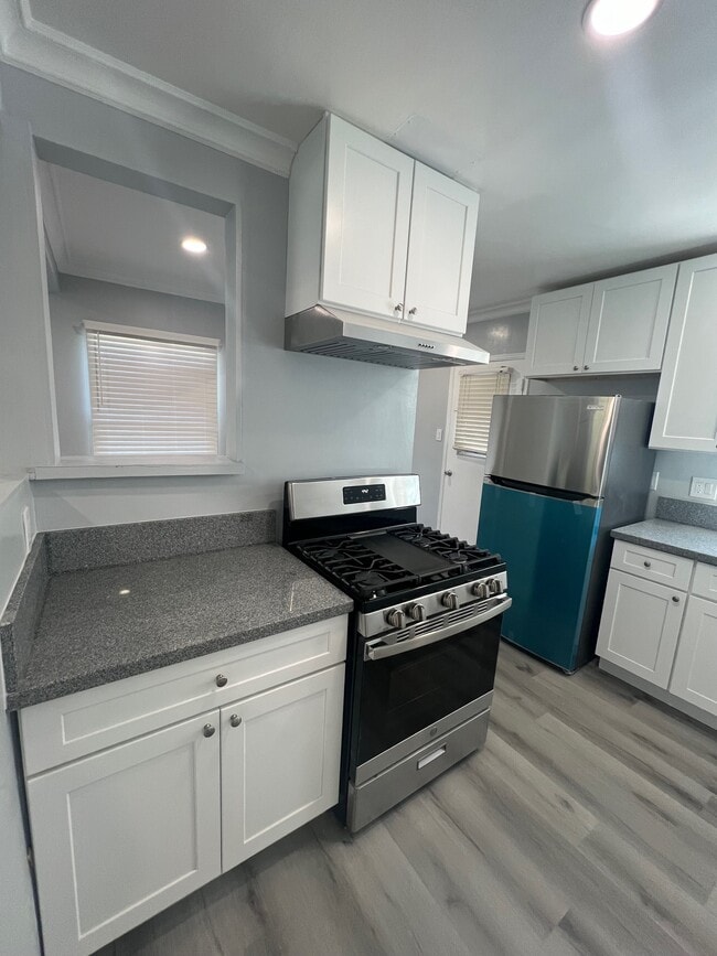 Photo - 2293 Grand Ave